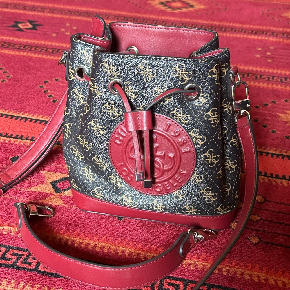 Bucket bag, worn once, stiff material